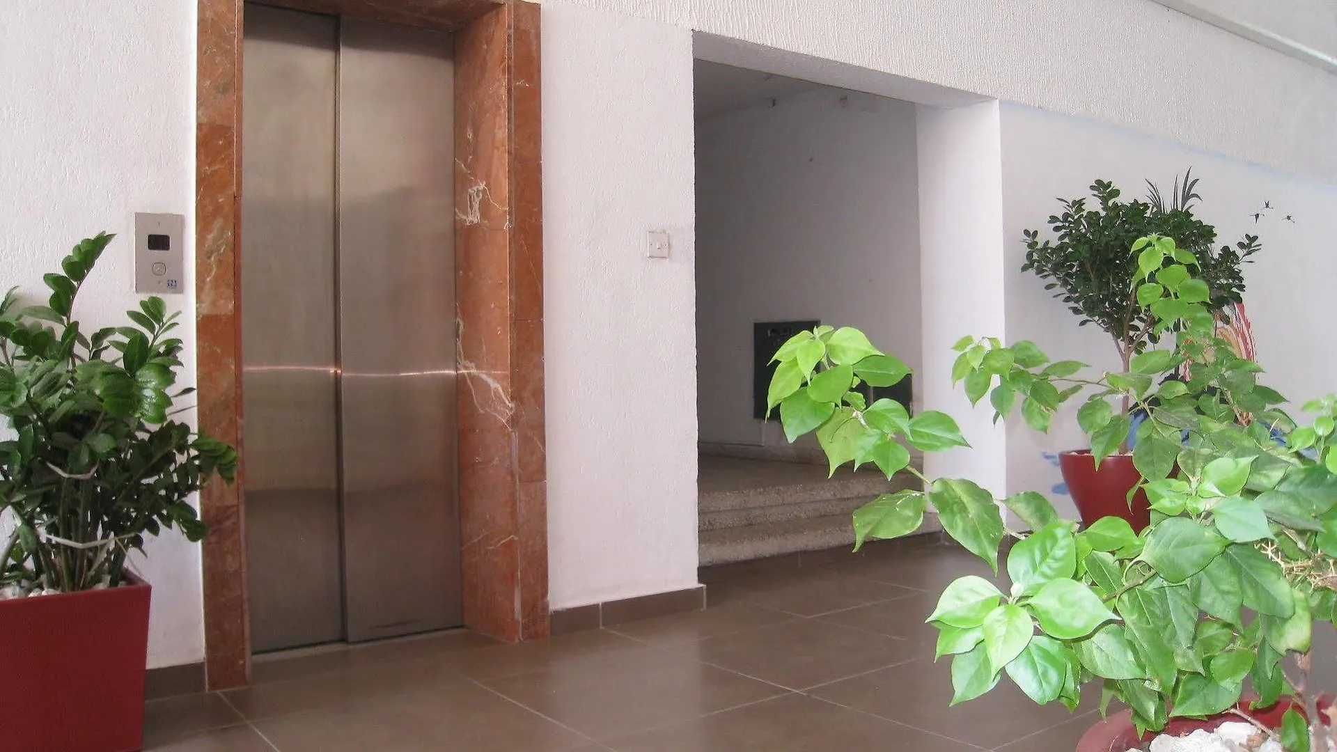 Palm Sea Beach Hotel Apartments Larnaca
