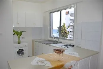 Palm Sea Beach Hotel Apartments Larnaca