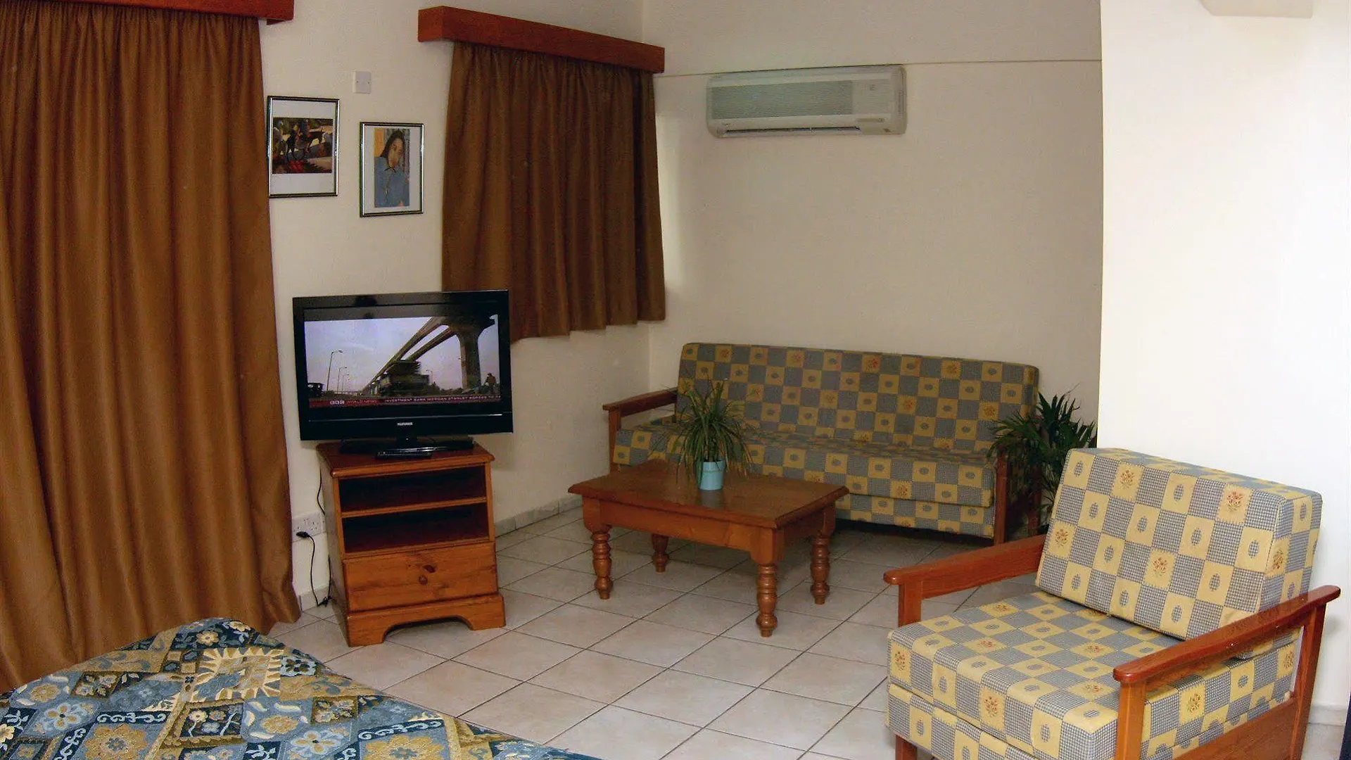 Palm Sea Beach Hotel Apartments Larnaca 5*,